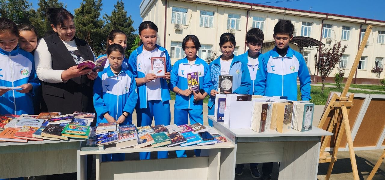 Kitoblar ko`rgazmasi